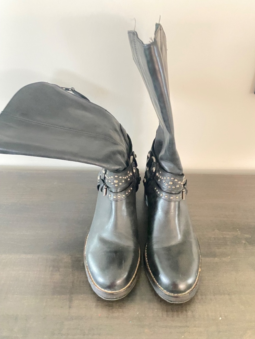Boots - Picture 4 of 5
